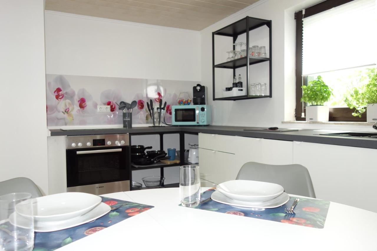 Happy-Homes Red - Up To 5 - Kueche - W-Lan - Netflix - Honig - Terrasse Altenstädt 外观 照片